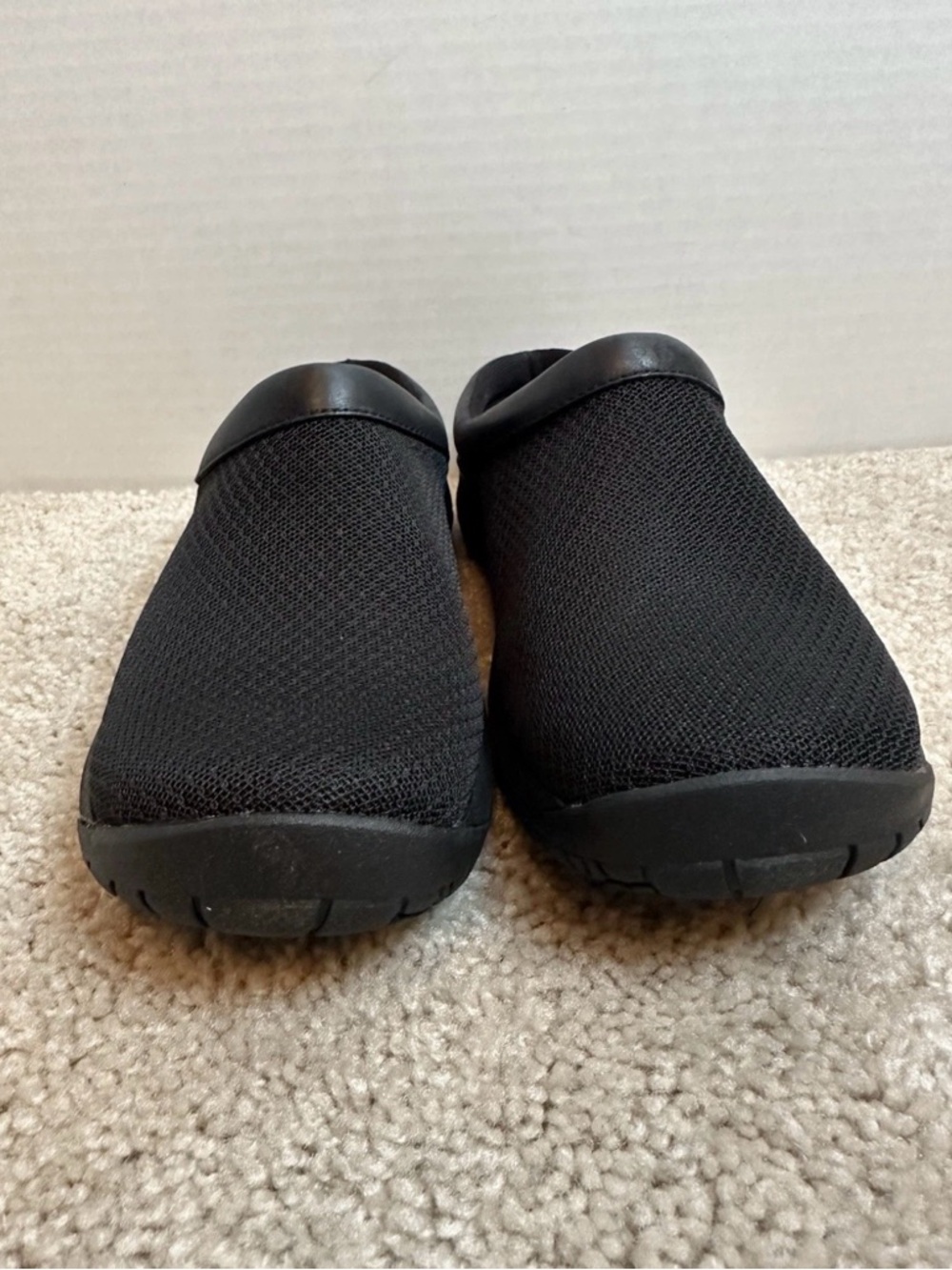 Merrell Black Slip-On Casual Clogs, size 5.5, New in Box - Picture 3 of 8